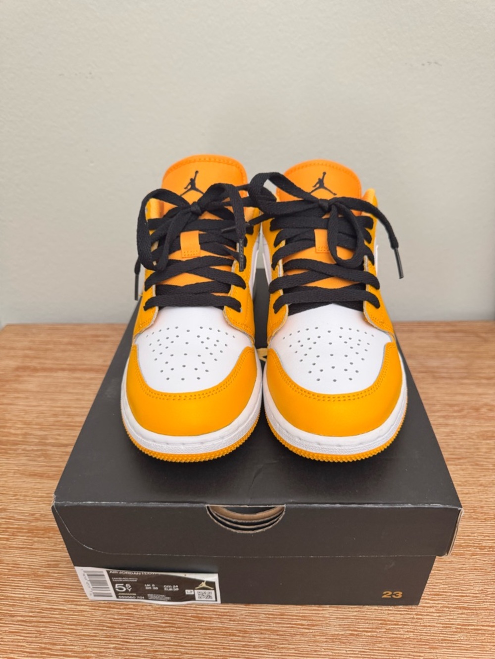 Jordan 1 Low Taxi